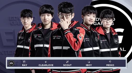 詹姆斯缺阵浓眉30+11 湖人大胜开拓者止3连败.